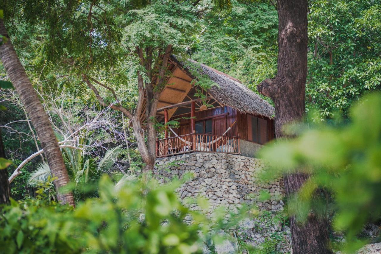 Sangat Island Dive Resort Coron Exterior photo