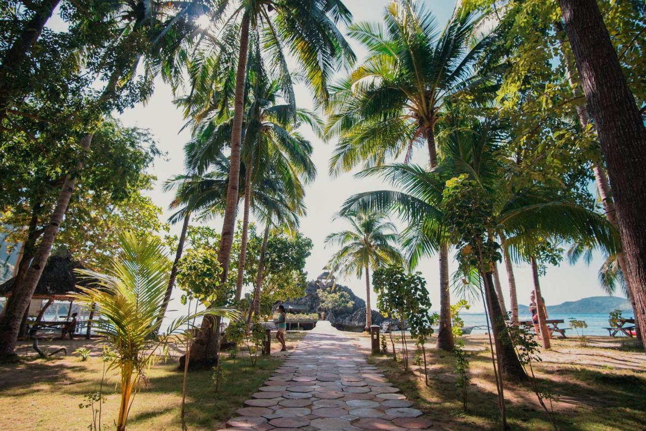 Sangat Island Dive Resort Coron Exterior photo