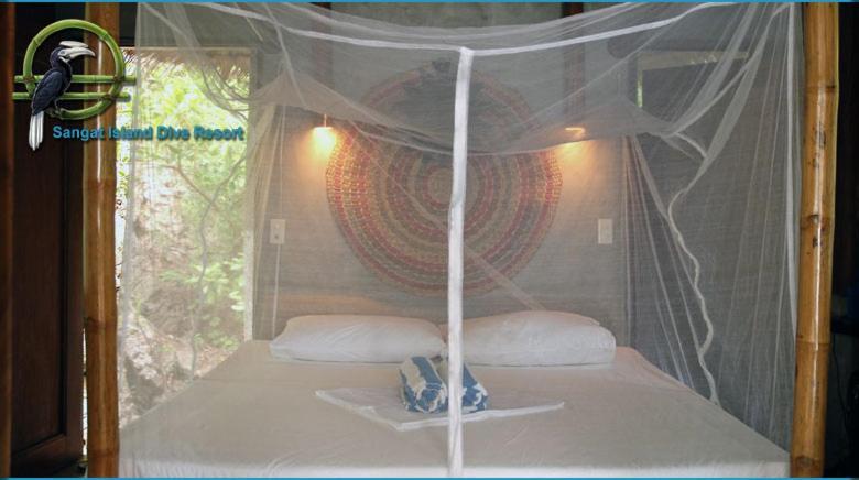 Sangat Island Dive Resort Coron Exterior photo