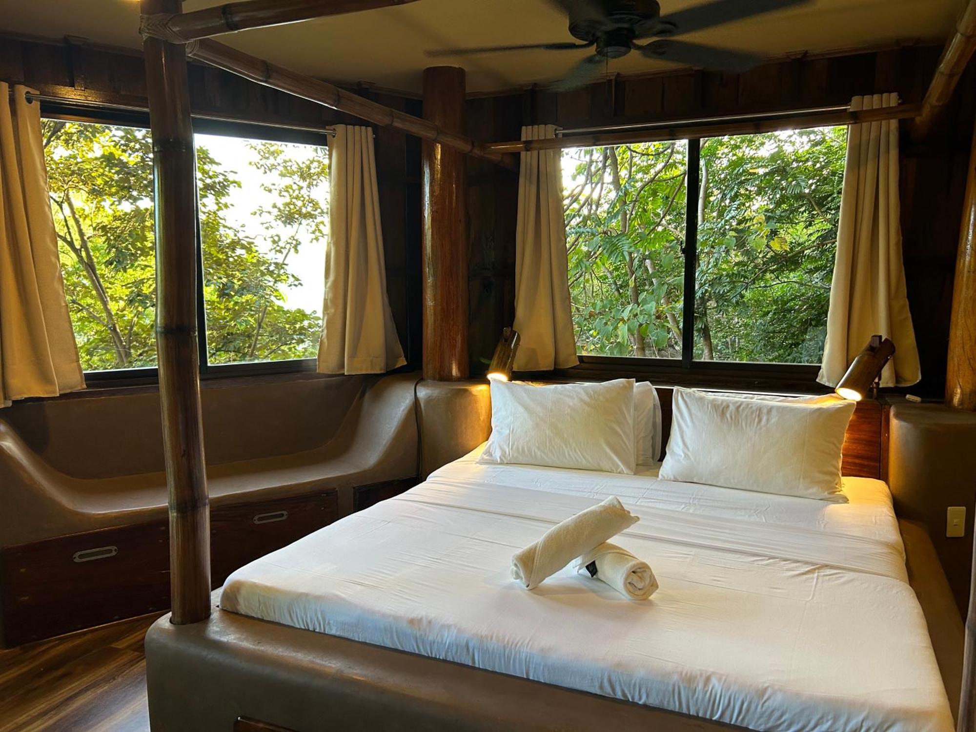 Sangat Island Dive Resort Coron Exterior photo