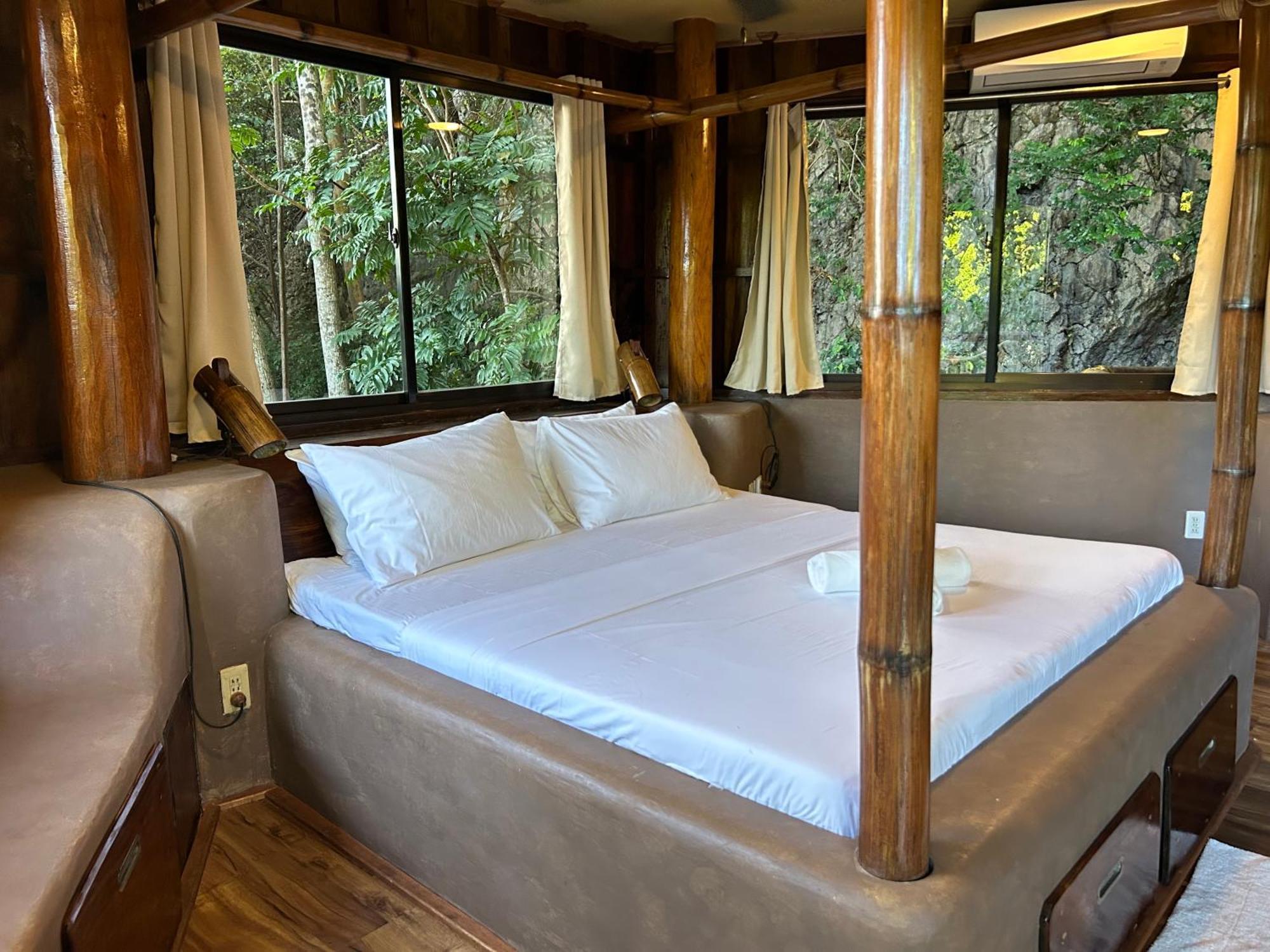 Sangat Island Dive Resort Coron Exterior photo